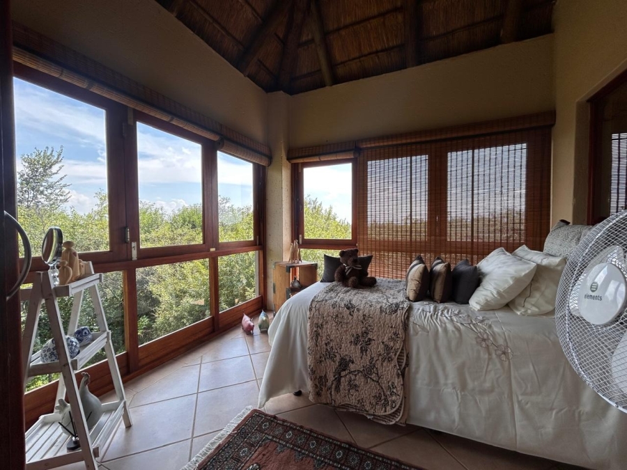 5 Bedroom Property for Sale in Boschenvaal River Front Lodges Free State